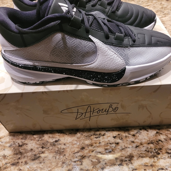 Nike Zoom Freak 5 Men New Size 10.5 - Picture 2 of 6